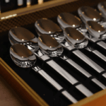 Elegant 24-Piece Stainless Steel Cutlery Set with Storage Box