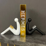 Reader Statue in Black & White - 18x16 cm