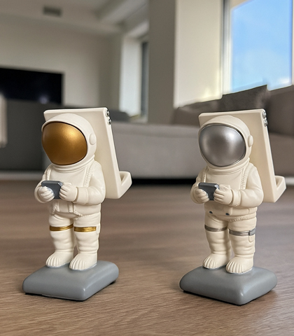 Astronaut Phone Holder Statue